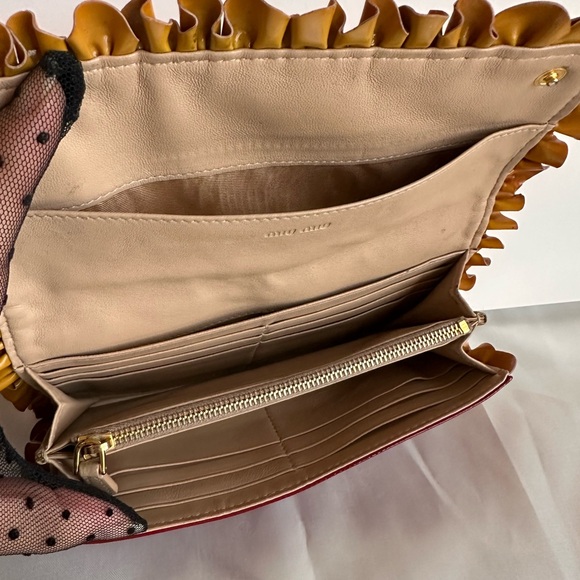 Miu Miu Rare Patent Leather Ruffle Wallet on a chain - Picture 11 of 17